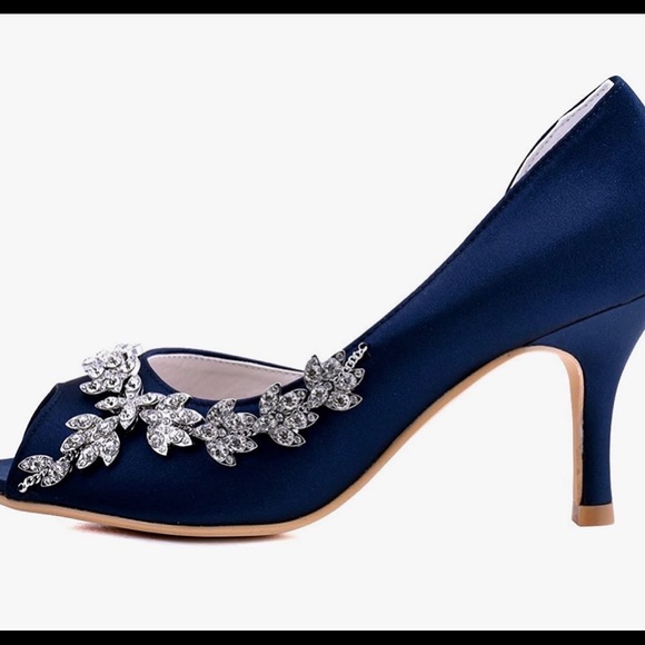 Elegant Park Satin Women’s Heels - Picture 2 of 10